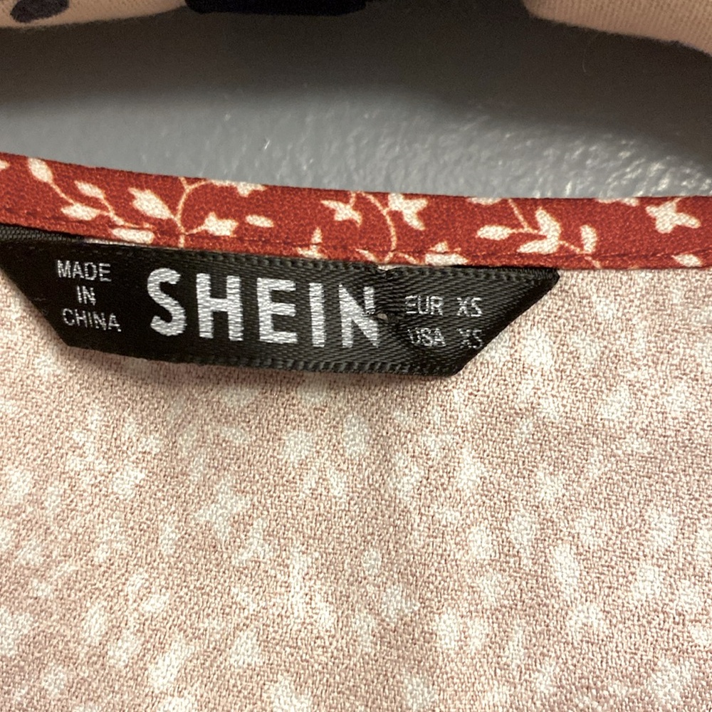 SHEIN TOP - Picture 4 of 8